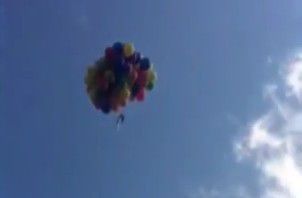 加拿大男子綁110顆氦氣球「飛天」 落地後被捕（圖）