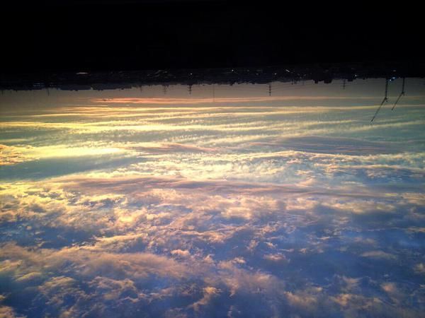 網友拍到彷佛天空之城的奇異畫面，好美