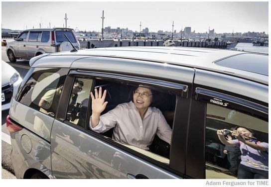 登上《時代》 小英：兩岸問題交給台灣人民