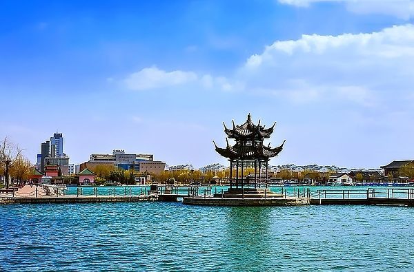 老殘遊記- 第七回-借箸代籌一縣策 納楹閒訪百城書