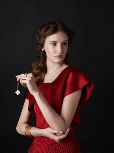 梵克雅宝幸运草长项链(组图)