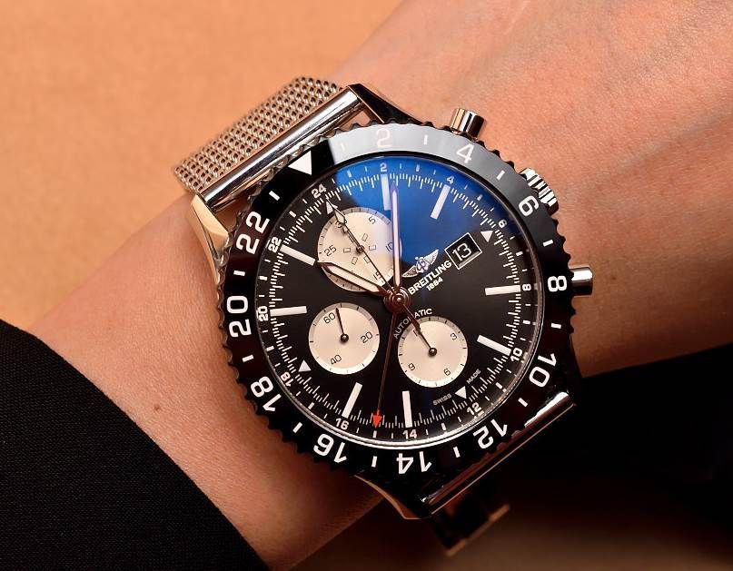 百年靈智能錶：傳統與科技的相遇（組圖）