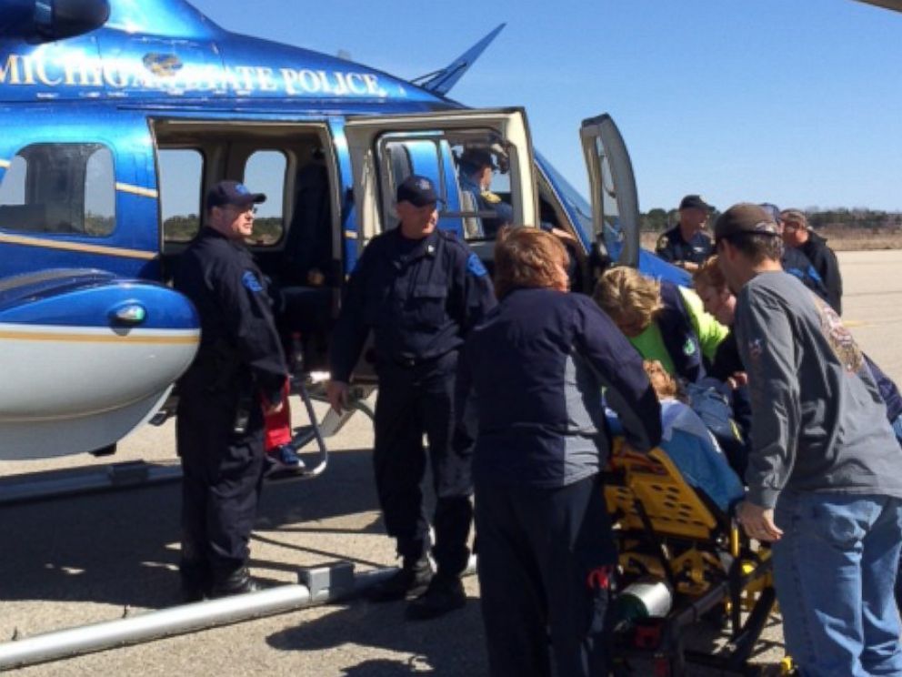 密歇根州兩女子遭大雪圍困兩週 終獲救（組圖）