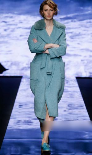 2015秋冬米兰时装周最美大衣(一)(组图)