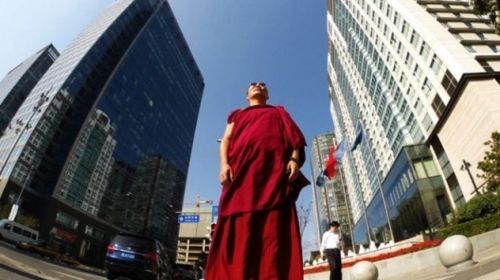 达赖喇嘛受中国富豪佛教徒崇拜(组图)