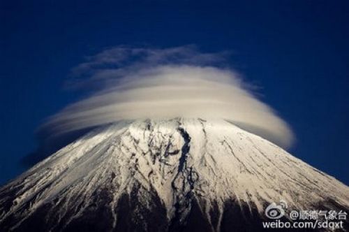 日本富士山戴“帽子”了 (组图)