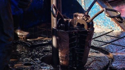 近5年首见美油价跌破60美元(图)