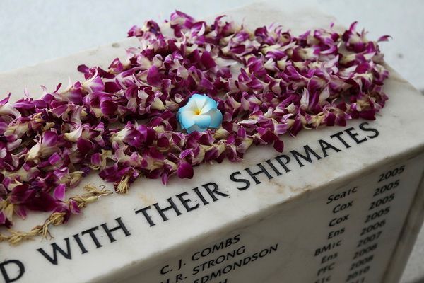 珍珠港事变73周年夏威夷3千人默祷