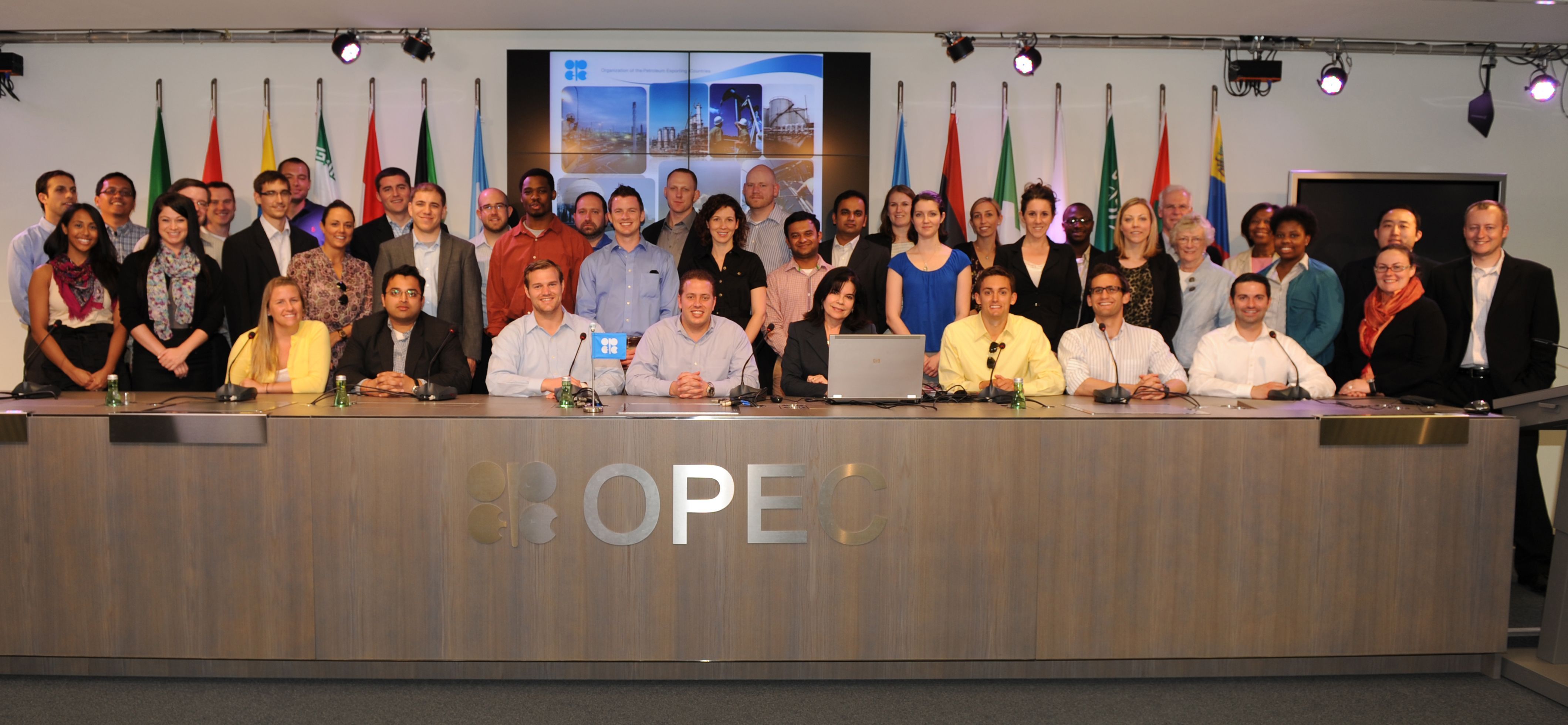 油價恐跌至60美元  俄緊急磋商OPEC