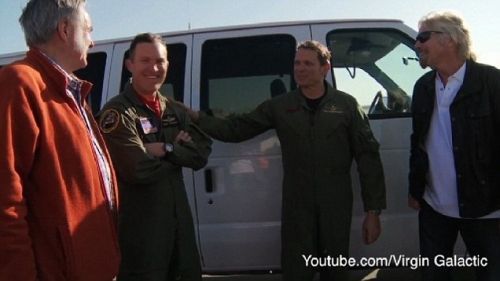 太空飞机坠毁 机师艾斯伯殉职(组图)