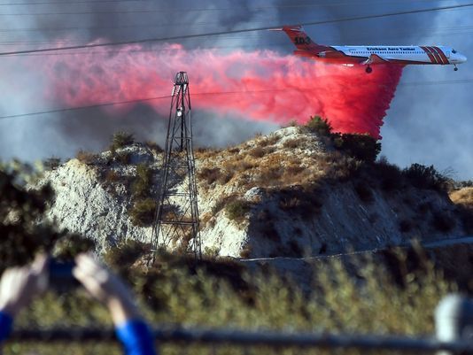 洛杉磯野火威脅好萊塢名人居住的高級社區