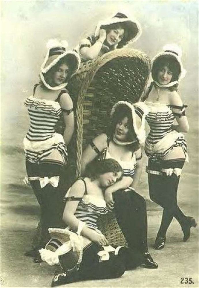 上世纪早期的泳衣