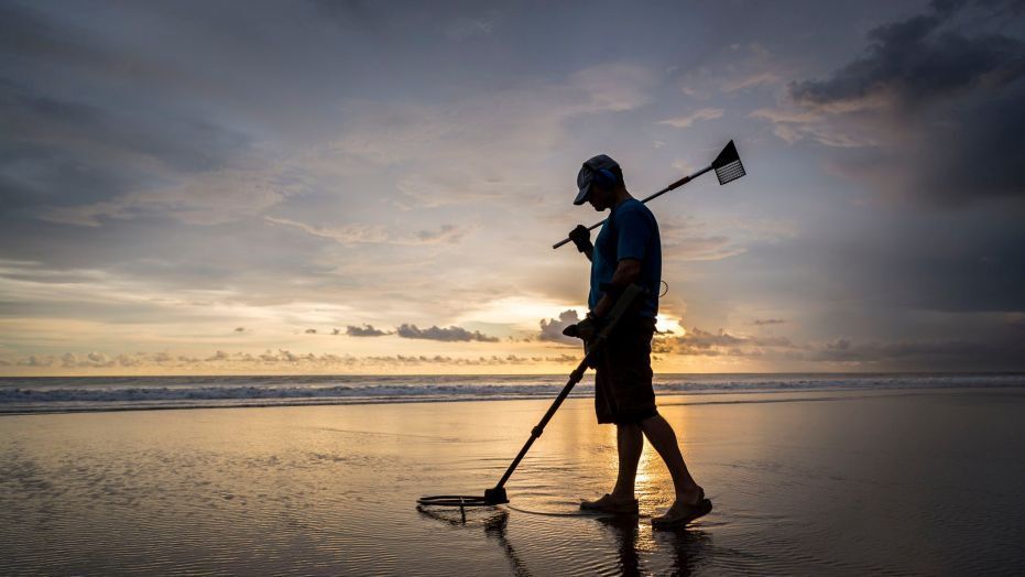 美好人性：海邊發現萬元鑽戒將物歸原主