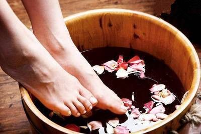 小蘇打水泡腳有助於高血壓?    台灣衛福部反駁