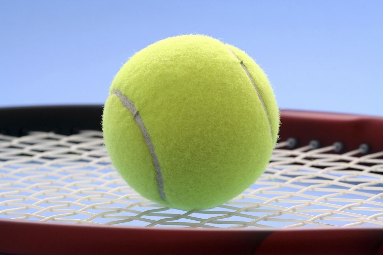 用網球按摩   可紓解搭飛機不適