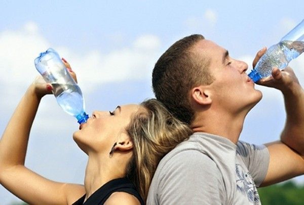 這樣喝水可能要了你的命(圖)