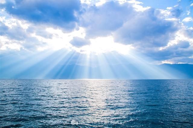 追着海景走 (图）