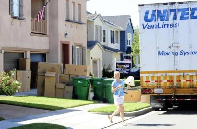 加州住房房租高开销大, 每年出逃9万加州人(图)
