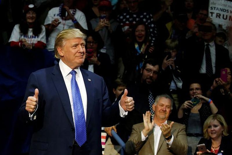 【美國大選】媒體四面楚歌 川普悠然前行