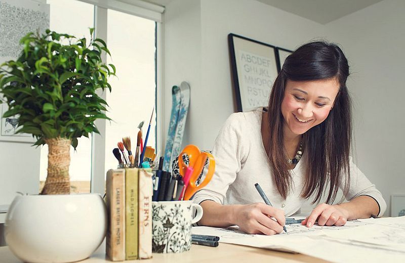 英國插畫家出版成人用填色繪本，銷售量逾百萬冊  （組圖）