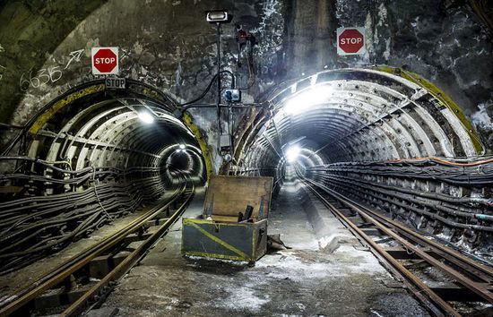 伦敦21米地下邮局地铁曝光 百年前这样发邮件(图)