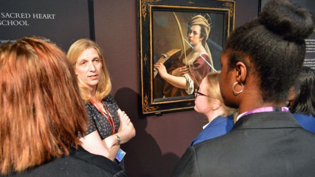 幸運高中生在學校禮堂觀賞360萬英鎊名畫
