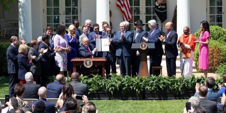 川普：信仰讓他走過了穆勒的獵巫行動