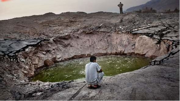 大自然報復 死海附近驚現3千多個沉洞