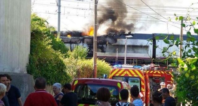 西班牙高鐵行駛中失火 乘客急疏散