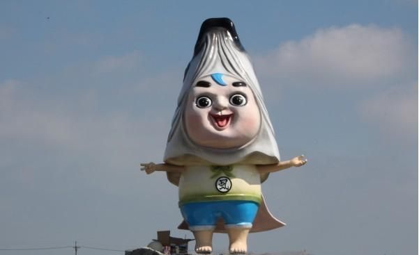 鬼娃改了？ 台南「虱目魚小子」畫上眼白（組圖）